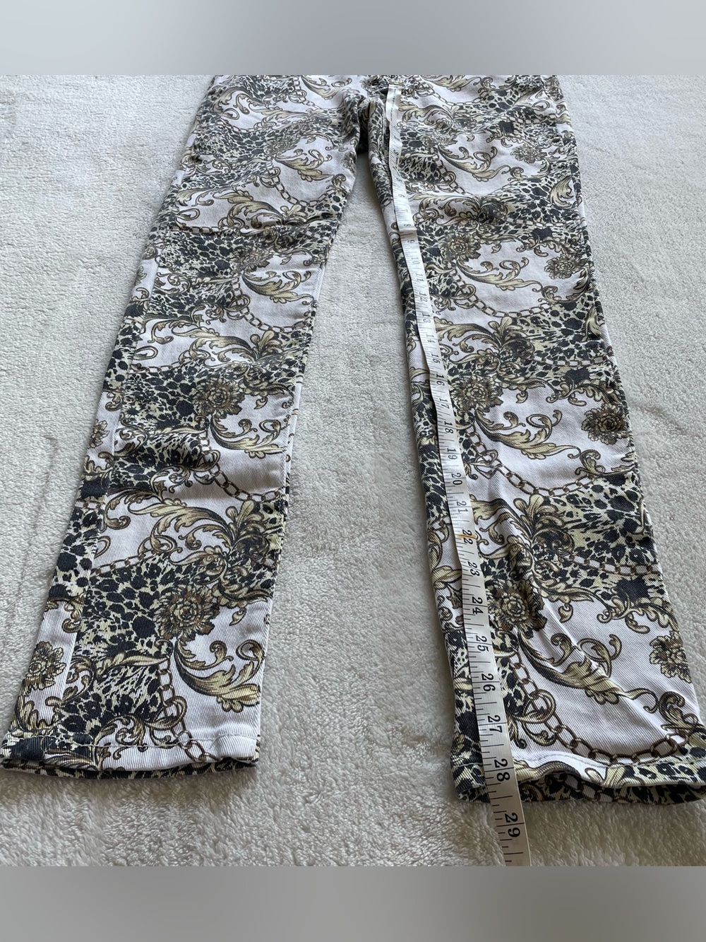 HOT KISS Skinny Lilly White and Gold Decor Print Jeans size 7 - Picture 8 of 13